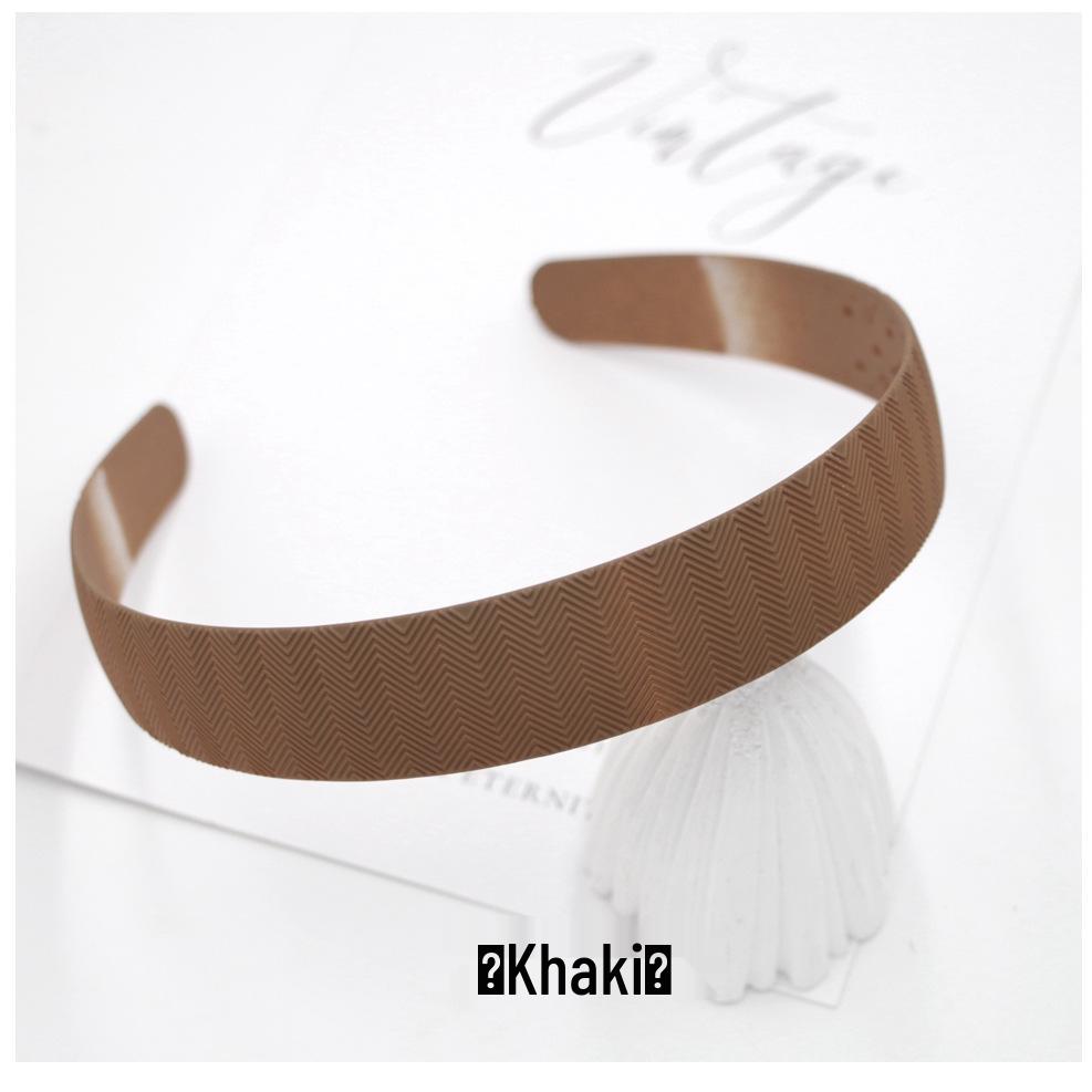 Non-Slip Black Headband with Teeth for Women: Ideal for Face Washing and Outings