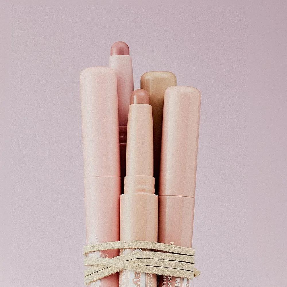 

Alternative Stereo Mood Layer Stick Crayon 1.4g 5 Types 175586 [Lip & Cheek Special] No. 02 Rose Milk Tea 175586