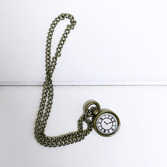 Mini ceas de buzunar Manopera rafinata Ceas de buzunar vintage realist pentru casa de papusi Model Accesorii pentru casa de papusi