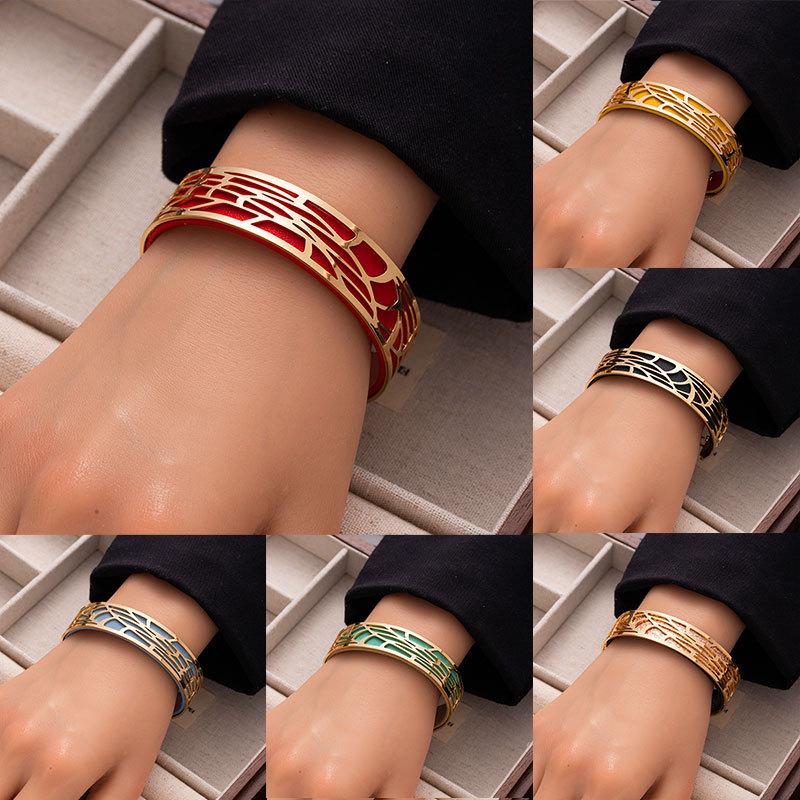 Fashion double-sided color pu leather wide bracelet women's hollow pattern titanium steel open bracelet