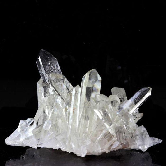 Pierres et Minéraux. Quartz biterminé + Chalcopyrite. 198.5 ct. La Gardette Mine, Bourg d'Oisans, Isère, France.