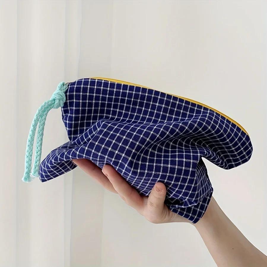 Hot Sale Women Plaid Makeup Bag Large Capacity Cotton Zipper Pouch Purse Travel Makeup Bag Portable Simple Pouch Cosmetic Bag
