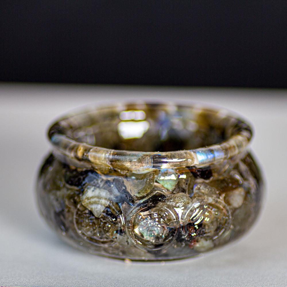 Resin Filled Natural Crystal Wealth Bowl With Handcrafted Decor For Home Gift Giving
