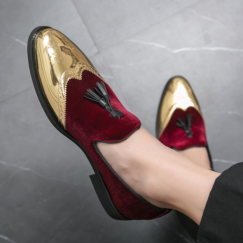 New Wedding Dress Brogue Shoes Corduroy Matching Color Casual Leather Shoes Men Slip On Leather Loafers Pointed Toe Club Shoes