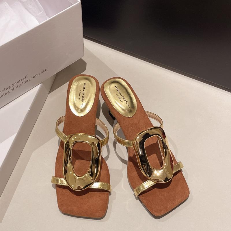 

Современные тапочки на квадратном каблуке средней высоты, летняя женская обувь на распродаже 2024 года, высококачественные однотонные сексуальные женские тапочки на неглубокой подошве