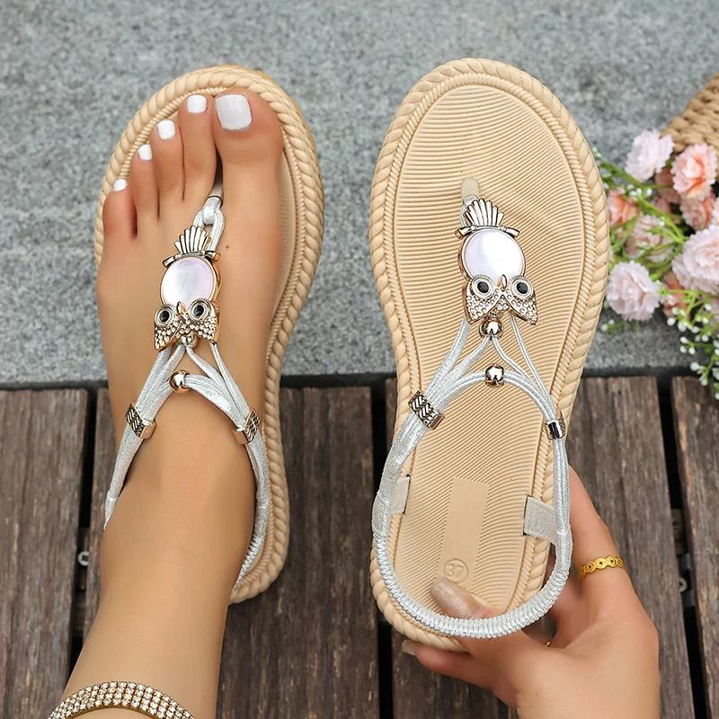 Fashion New Summer Fashion Flat Sandals for Women Silver Metal Decor Clip Toe Gladiator Sandals Woman Lightweight Non Slip Beach Shoes