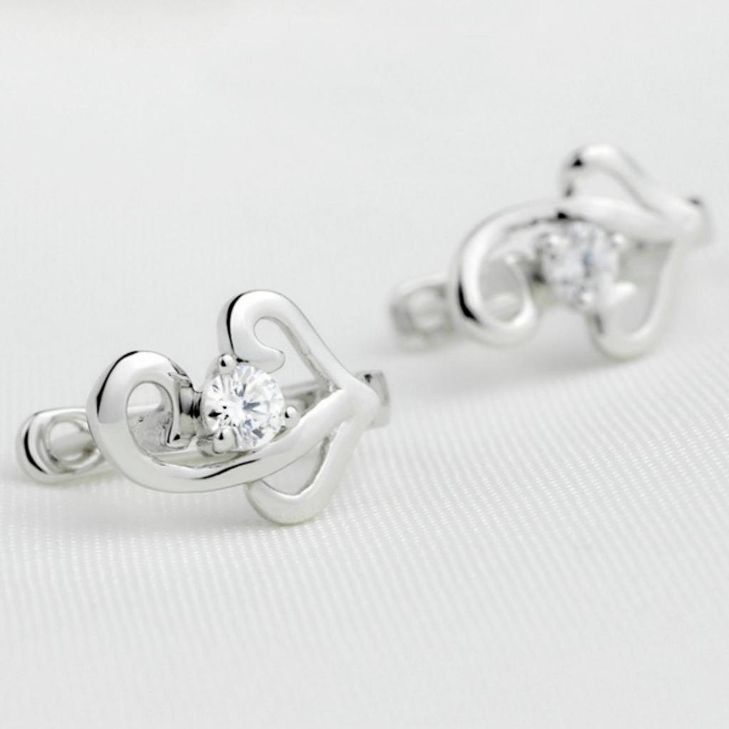 Yi Hua Women's Silver Heart-Shaped Note Stud Earrings