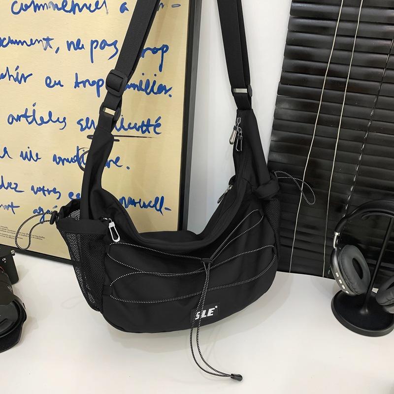 

Японская спортивная сумка-мессенджер, вместительная, универсальная, сумка почтальона, женская, модная, повседневная, контрастная, сумка через плечо, студенческая, классная сумка чёрный