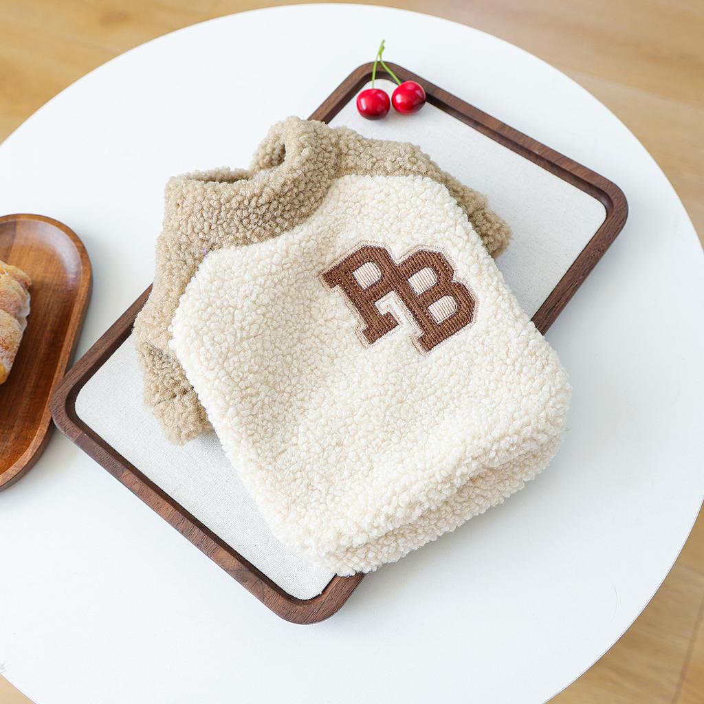 Pet clothes autumn and winter new small dogs puppies happy dogs and cats warm and comfortable walking little pioneer vest