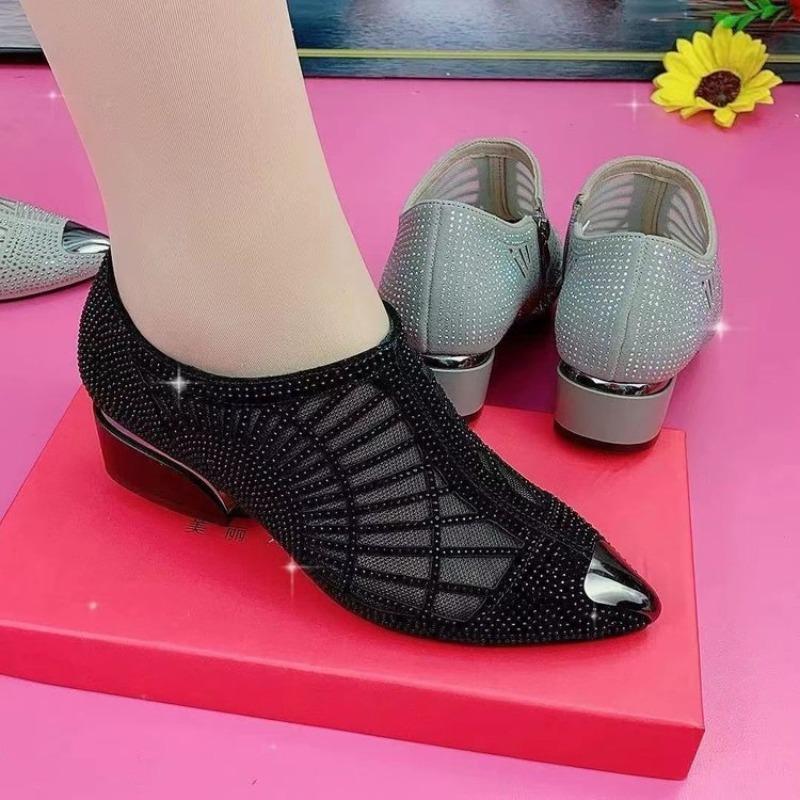 New Pointed-toe, Chunk-heeled Dancing Shoes Are Comfortable, Versatile and Breathable Single Shoes