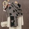 Marke Warmer Karomuster Kaschmir Poncho Schal Schal Luxuriöser Druck Dicke Pashmina Winterdecke Wickel Bufanda Lässiger Hijab Stolen Echarpe