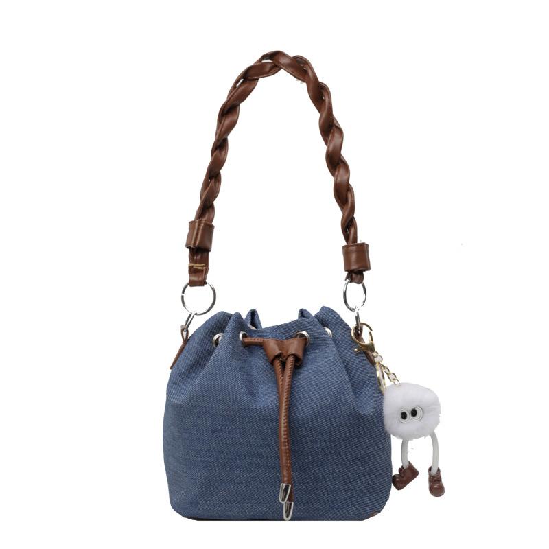 Drawstring Small Bag Women's Shoulder Messenger Bag 2025 Spring New Versatile Ins Foreign Denim Bucket Bag Tide