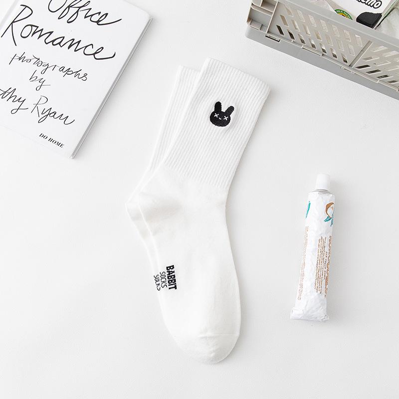 Damen Frühling und Herbst Warme und Trendige Bestickte Sportliche Lange Baumwollsocken
