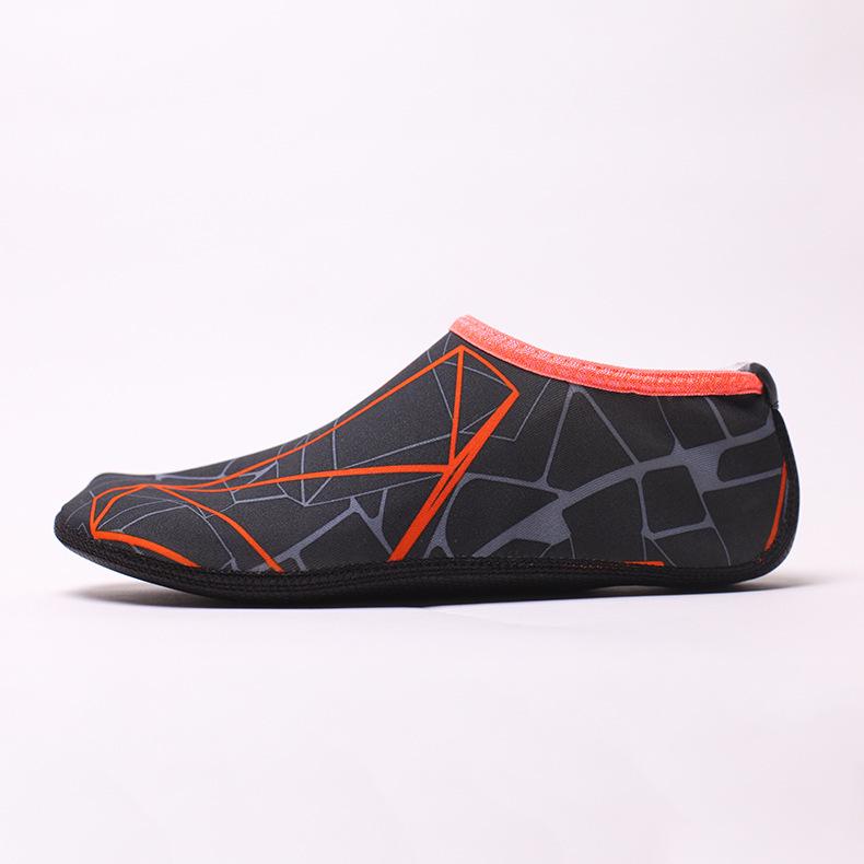 Unisex Beach & Water Shoes: Non-slip, Cut-resistant, Soft Sole, Skin-tight for Swimming, Trekking, and Wading