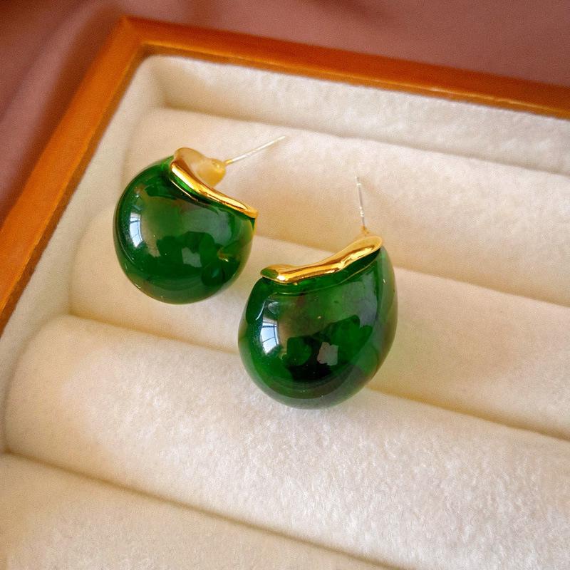 Exquisite Green Gem Dangle Earrings with Silver Needle - Elegant Statement Jewelry for Every Occasion