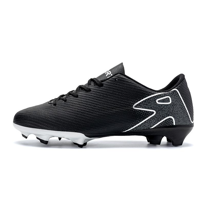 

New comfortable and wear-resistant football shoes with long nails and short nails for men and women, adolescent students 45
