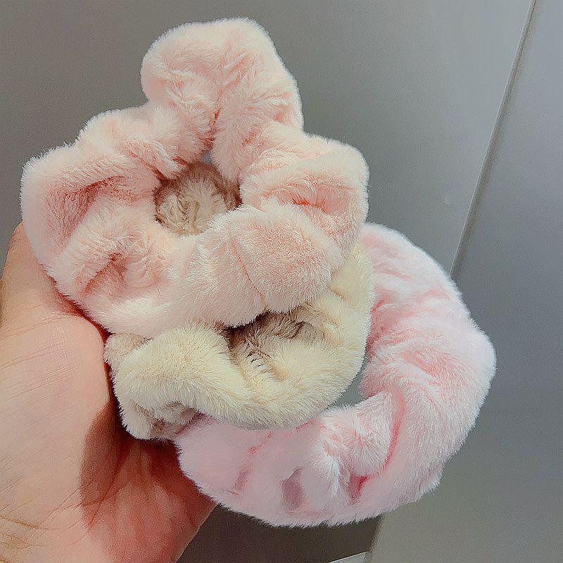 Chic Autumn/Winter Plush Hairband & Scrunchie for Women – Cute, Simple, Versatile Headwear