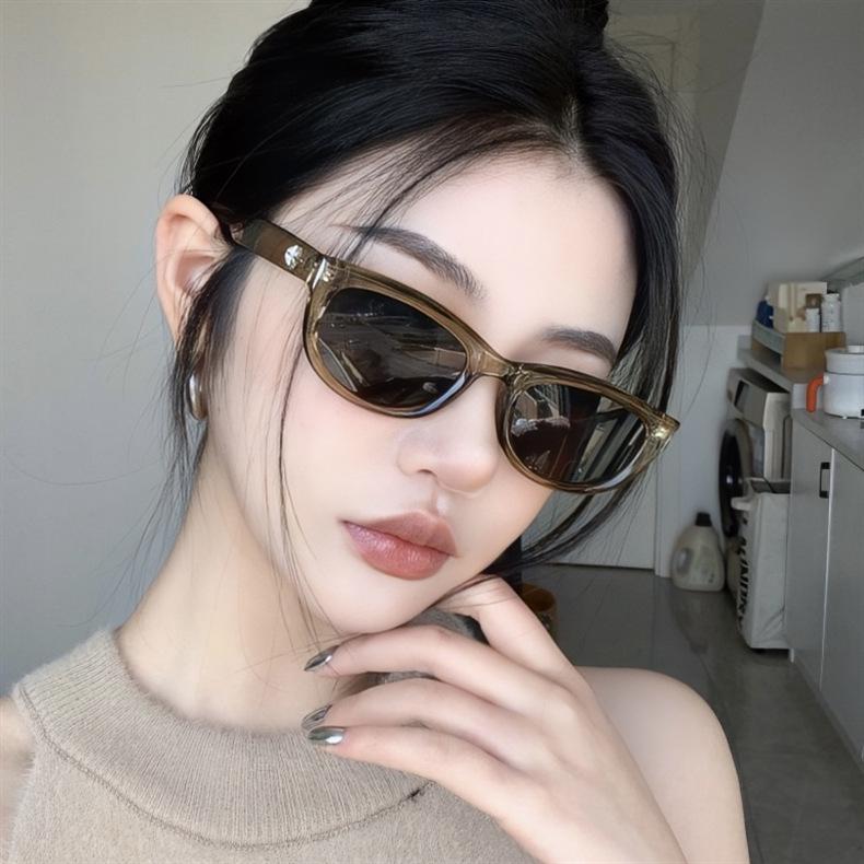 High-End Retro Oval Sunglasses for Women & Men - Trendy Anti-UV Shield with Small Frame