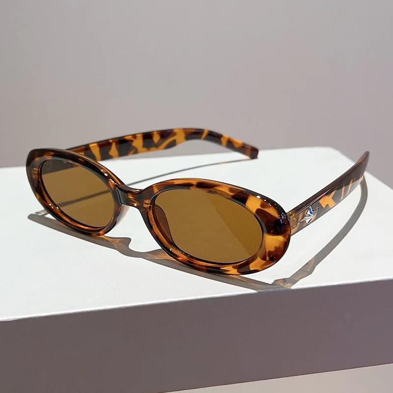 Vintage Brand Designer Oval Sunglasses Women Luxury Fashion Sun Glasses For Men Trendy Punk Luxury Rivet Star Cool Shades UV400