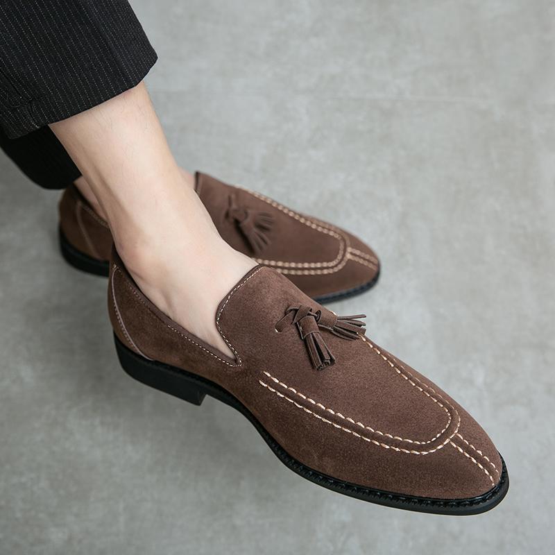 Brand Design Men Suede Leather Shoes Moccasins Brown Tassel Pointed Mens Loafers Vintage Slip on Casual Men Social Dress Shoes