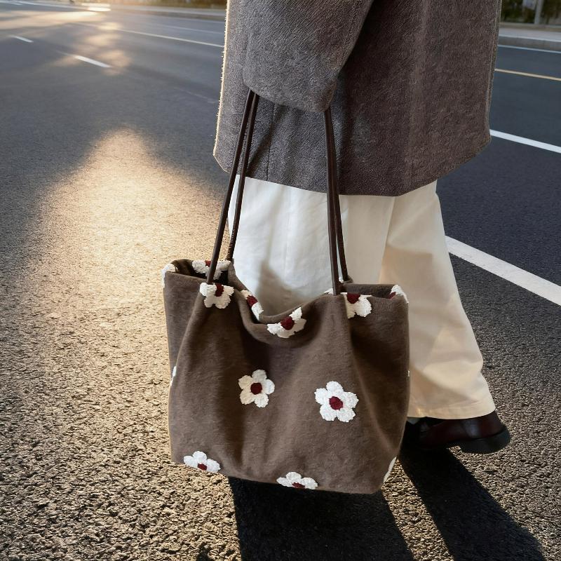 New Sweet Texture and Simple Shoulder Bags for Women Fluffy Versatile Causal Tote Handle Bags Fashi Commuting Bags for Travel