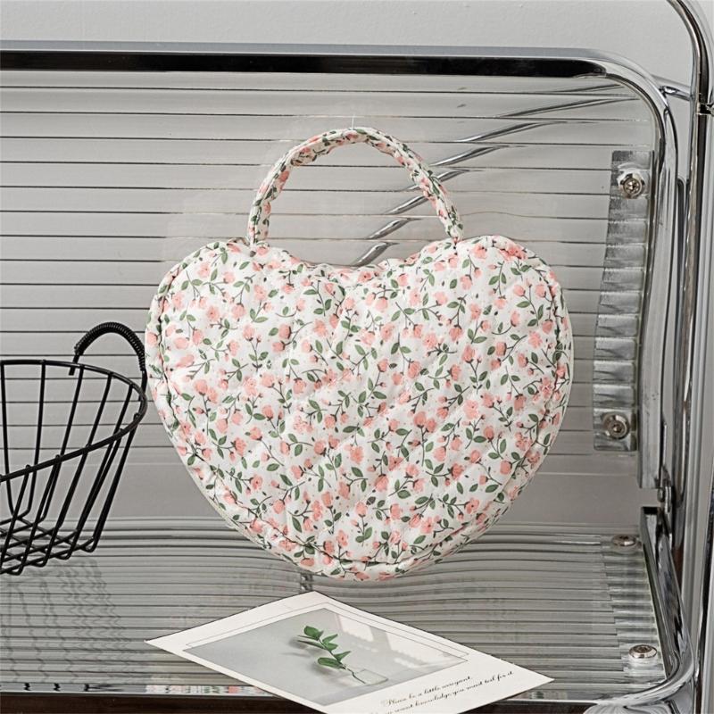 Fashionable Florals Print Heart Cosmetic Case Quilted Construction Spacious Toiletry Bag for Women Girls Travel