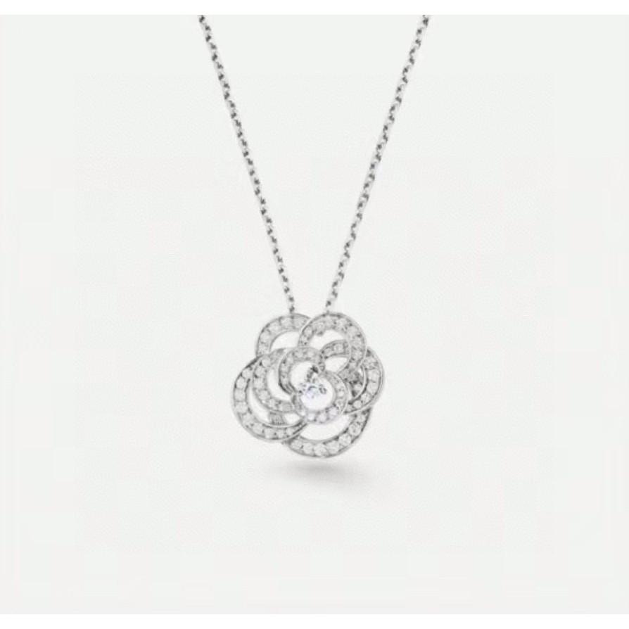 Hollow out large camellia necklace with high-end inlaid temperament and three-dimensional petal shaped electroplated thick gold