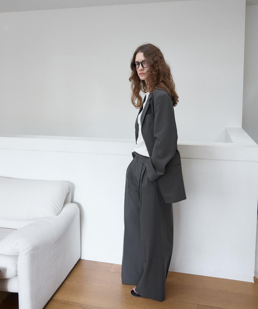FROMWHERE Pintuck Trousers Charcoal