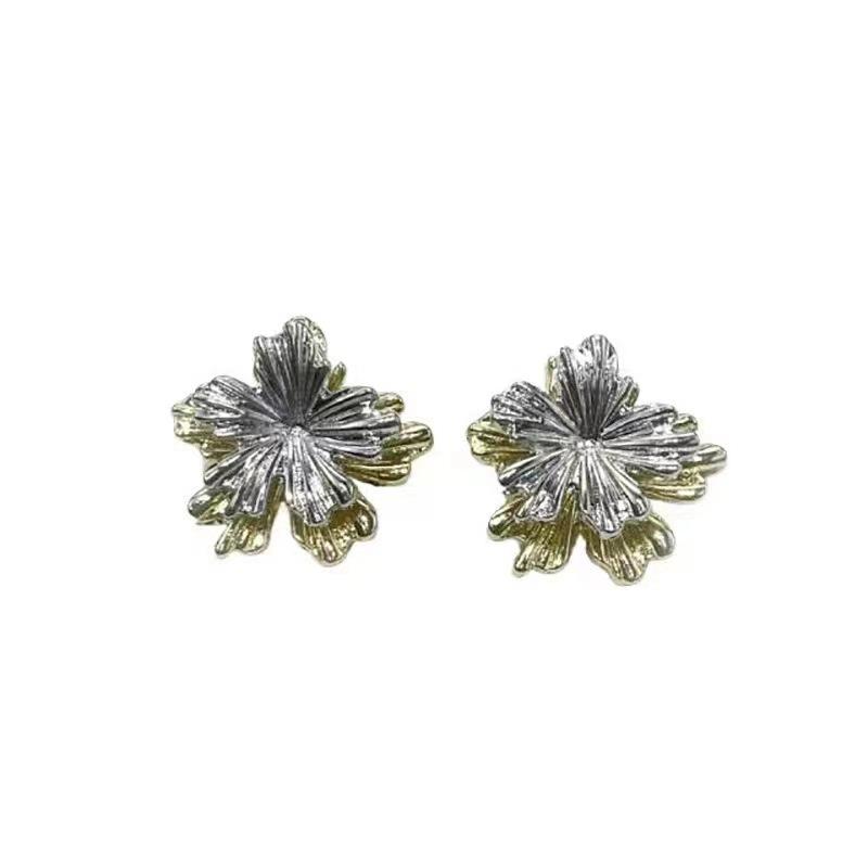 

Unique design sense contrasting flower earrings women s new niche stud earrings a two-wear earrings
