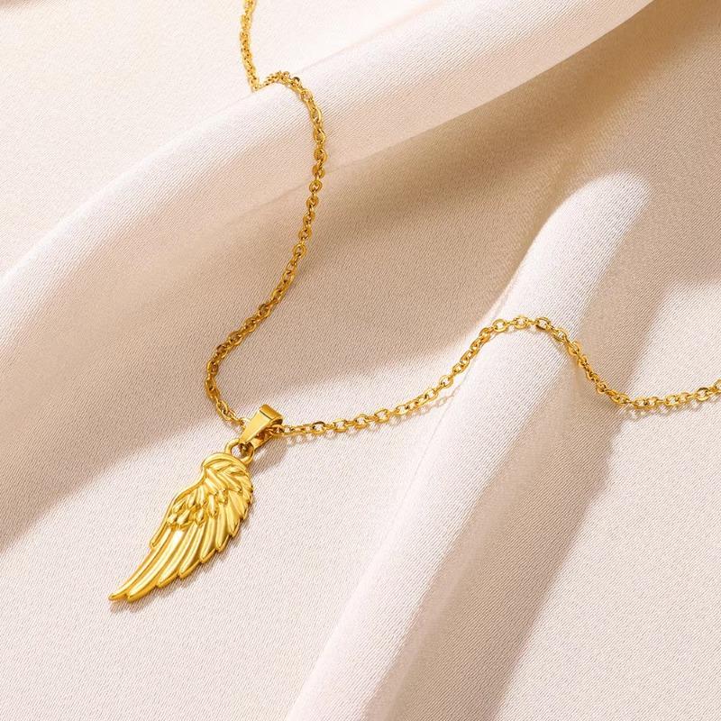 New Stainless Steel Gold-plated Angel Wings Pendant Necklace Style Personalized Fashion Jewelry