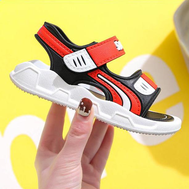 Domácí dětské cool letní nové imitace kůže ležérní žáci základních škol měkké spodní plážové chlapecké sandály