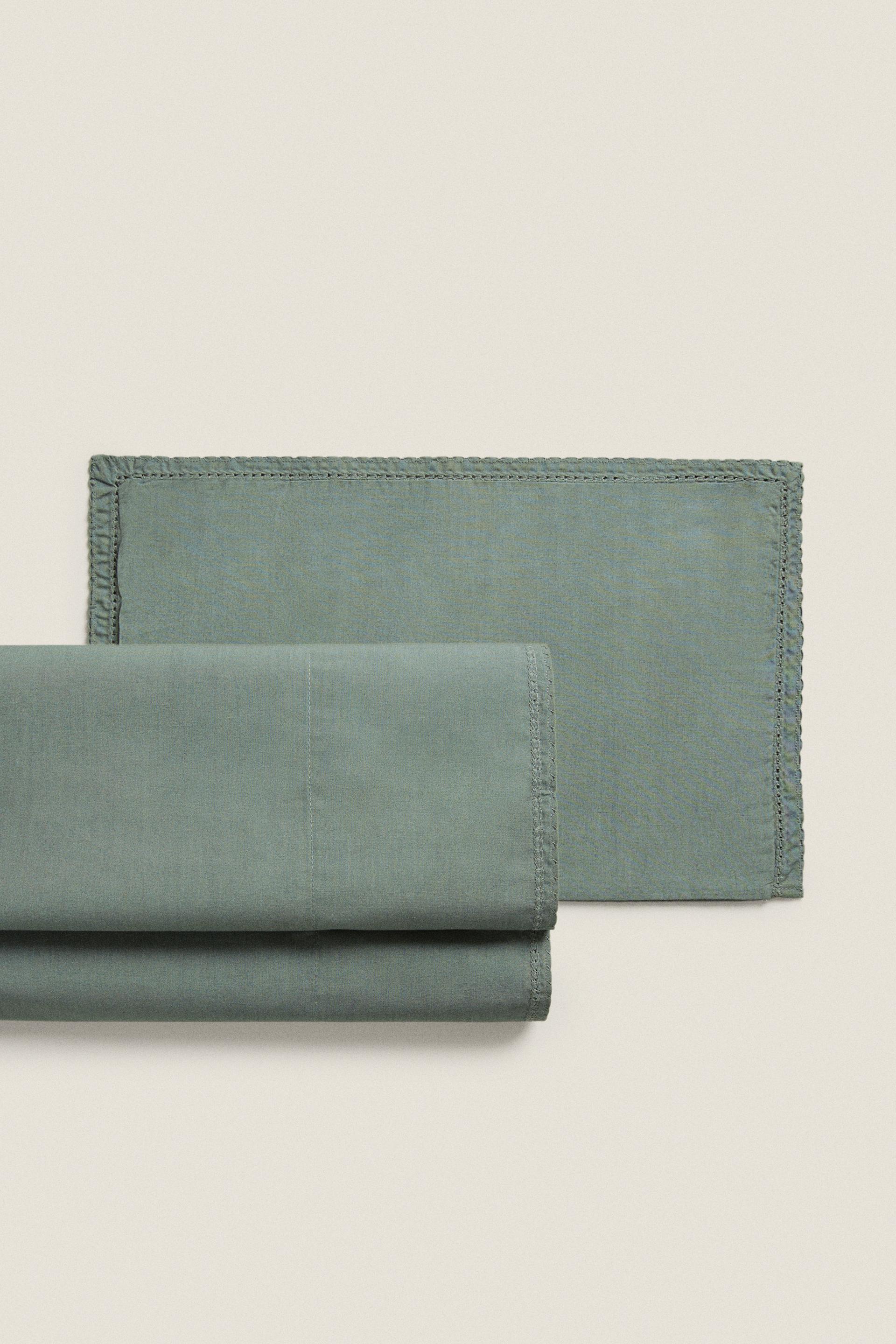 

Детский комплект простыни и наволочки с отстрочкой