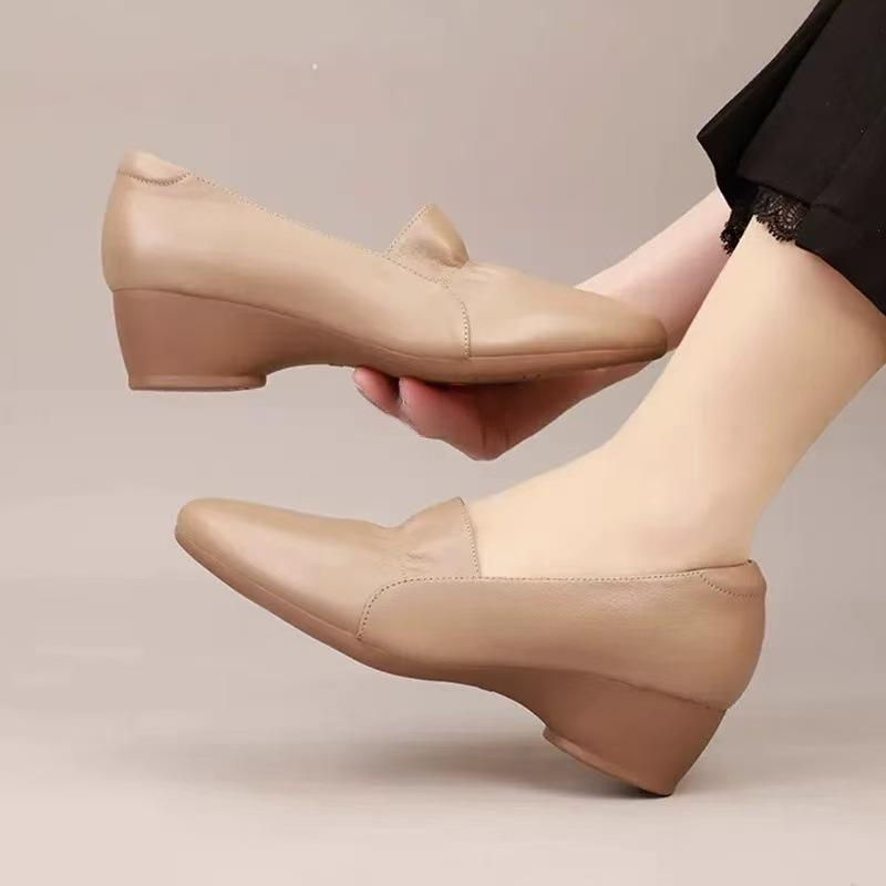 

New spring and summer soft leather wedge heel pointed single shoes women s soft sole women s leather shoes commuter work shoes 35 абрикосовый