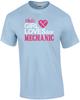 Dieses Mädchen liebt ihren Mechaniker T-Shirt