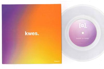 Płyta 7-calowa KWES. - Serca w domu / Chusteczki TIC007 SALVIA 2009 UK Pop Używane