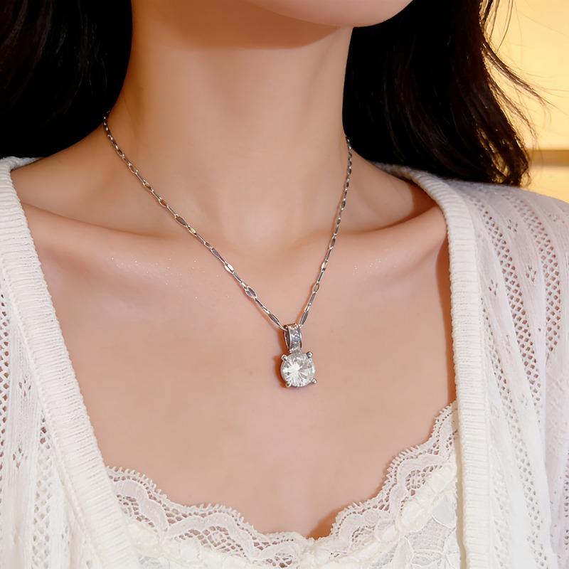 Four Claw Inlaid Zircon Simple Light Luxury Titanium Steel Clavicle Necklace
