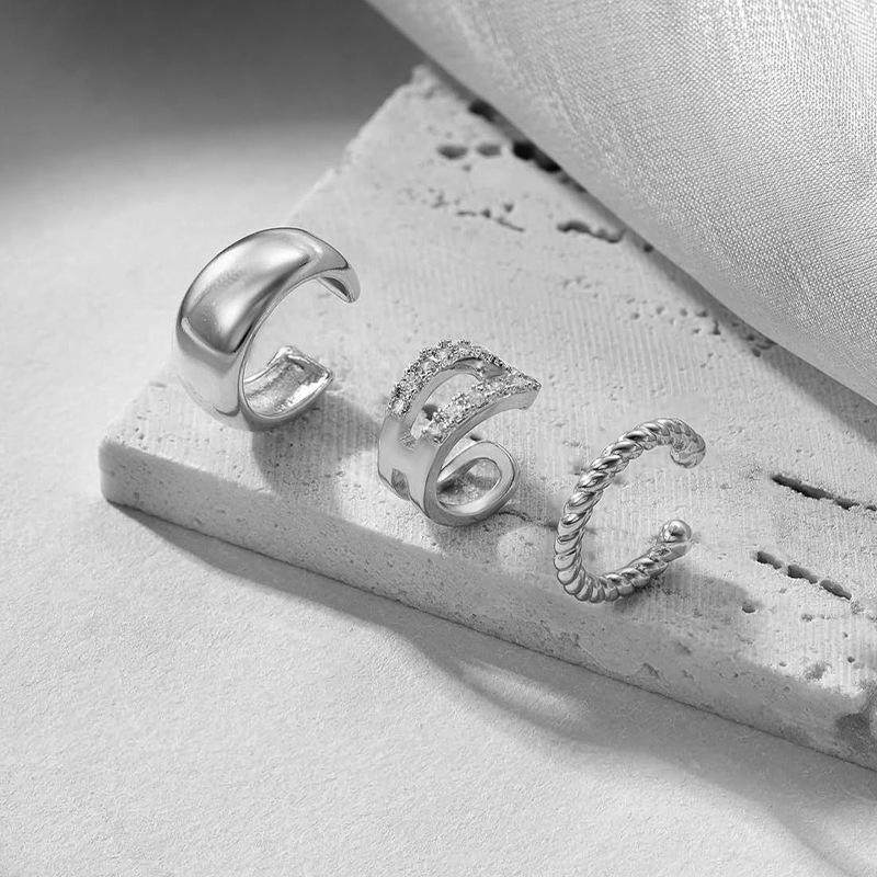 2025 Fashionable Diamond Stud Ear Cuff Set: Elegant Three-Piece Smooth Design for a Stylish Luxury Look