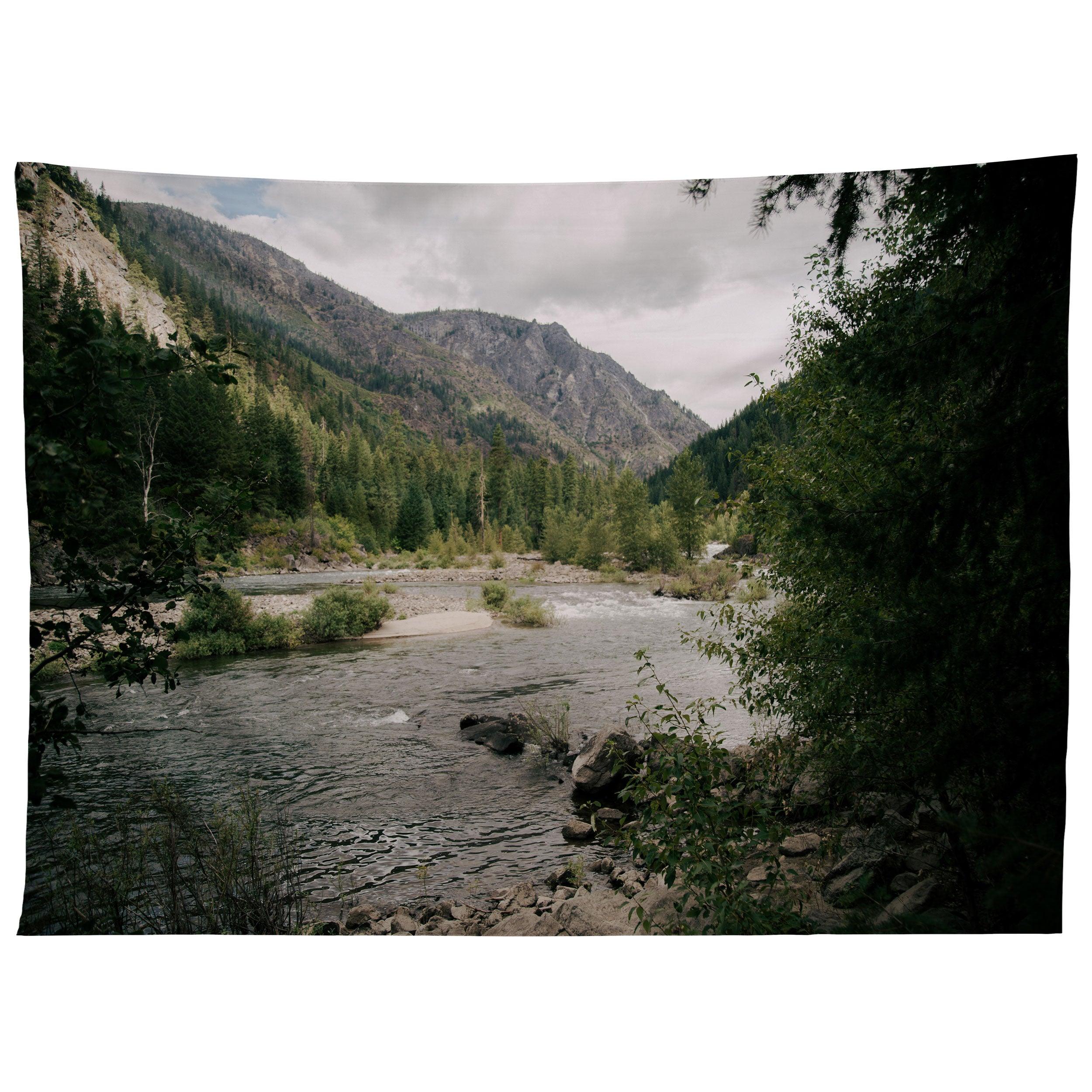 RIVER ESCAPE tapestry 75x100