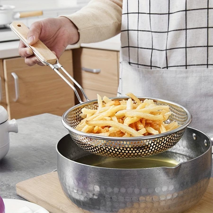 Set Di 4 Utensili Da Cucina In Acciaio Inox 304 Con Manico In Legno - Mestolo, Schiumarola, Spatole - Design Extra Lungo - 2