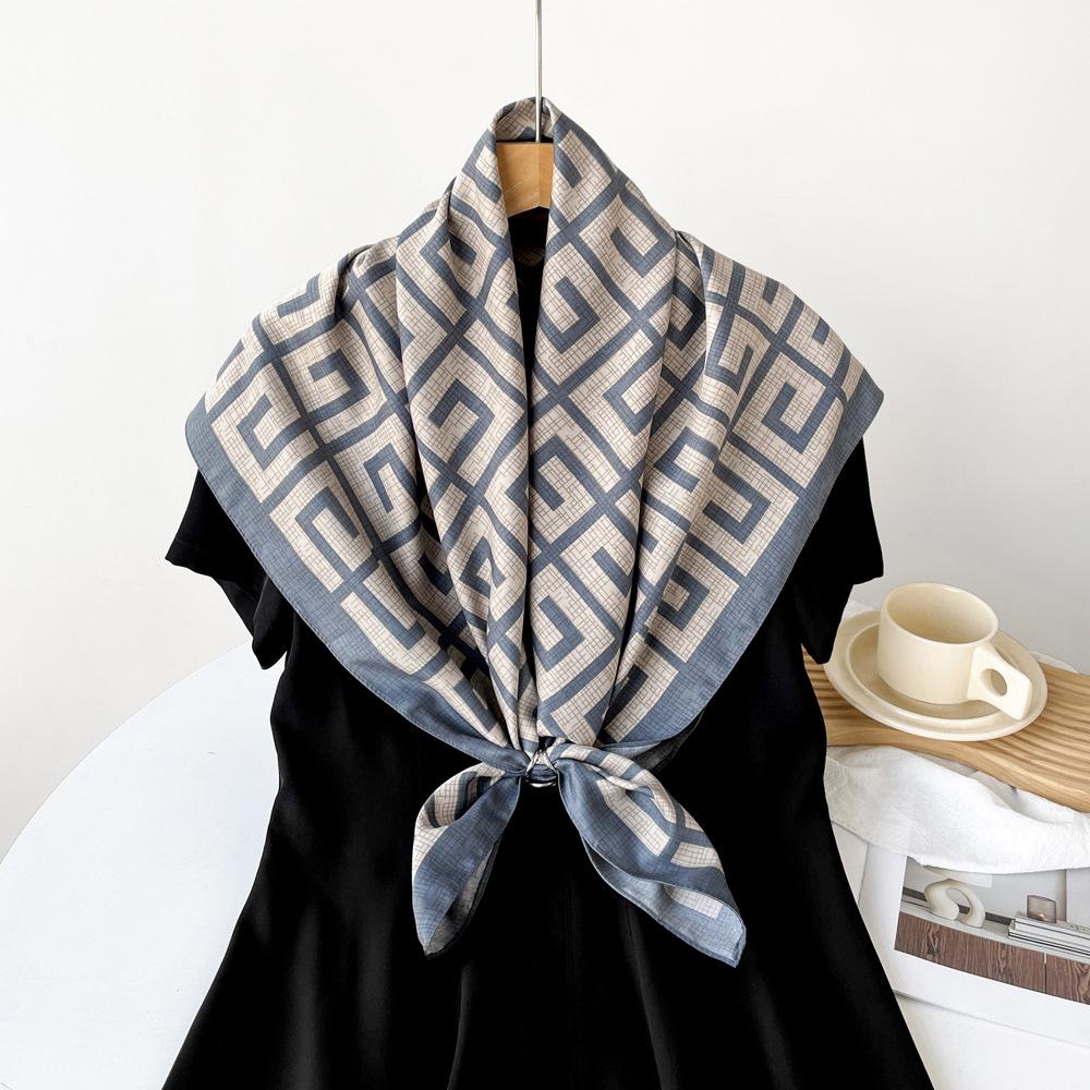 

Квадратный шарф Дизайн с узором на спине Легкий Ретро Литературный Дышащий Шаль Имитация шелка Колористика Простой шелковый шарф 90*90cm