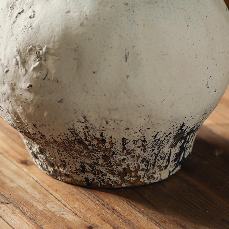 White Round Terracotta Vase - Retro Wabi-Sabi Decor for Dried Flowers in Living Room
