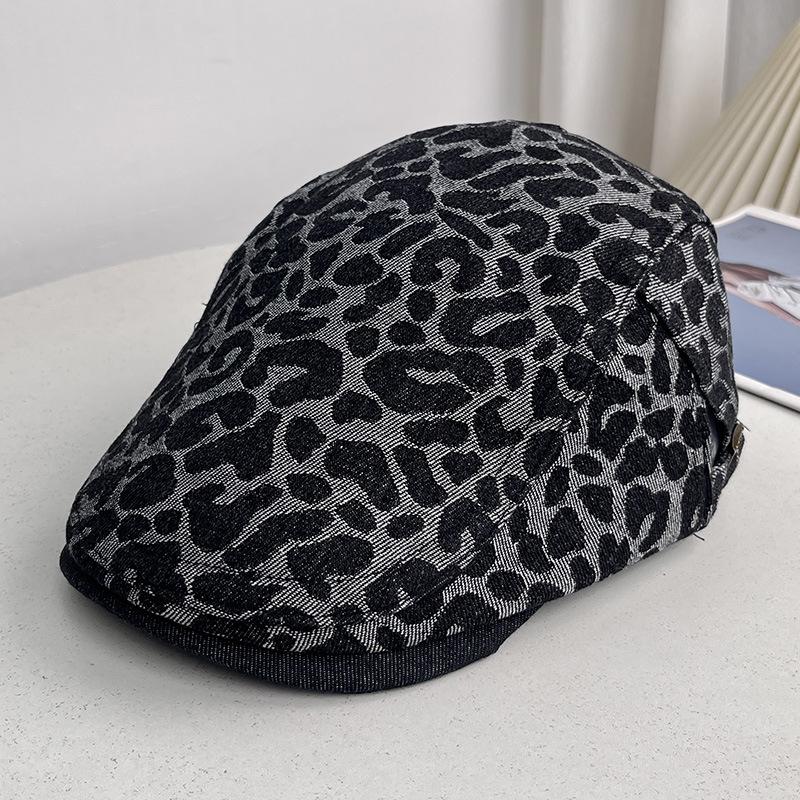 Retro denim leopard print forward hat, women's autumn and winter face is small and versatile, can be reversed to wear a painter hat, fashionable comm