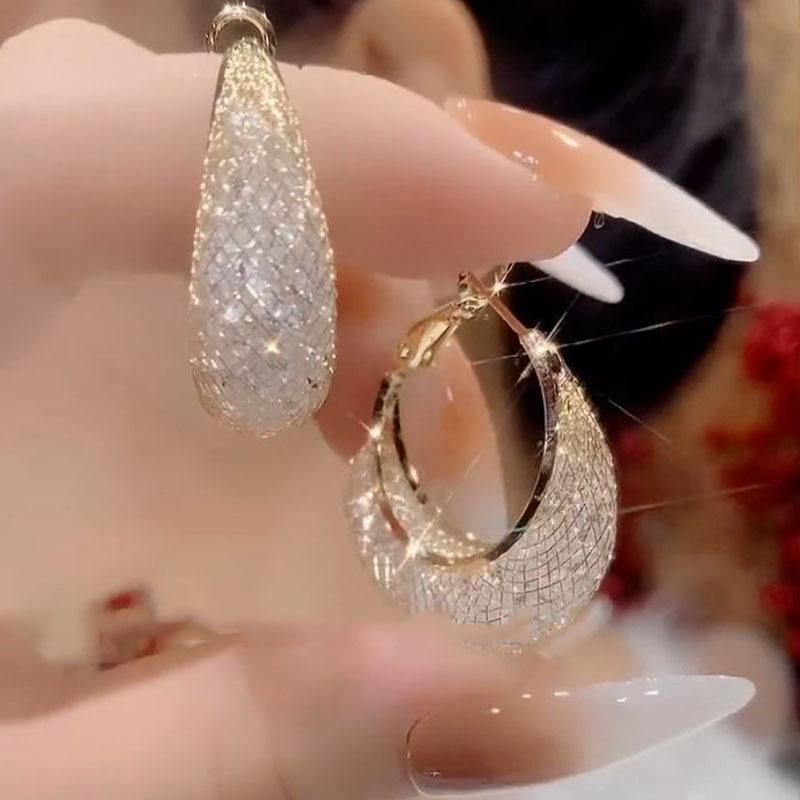 

Retro Light Luxury Hollowed Out Mesh Style Personalized Earrings with A Female Design Sense, Niche and Unique Earrings