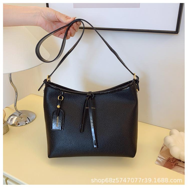 This year's popular bag women's 2025 new fashion versatile shoulder bag large capacity high sense messenger tote bag