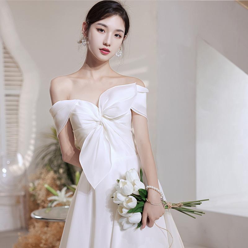 French Light Wedding Dress Simple Satin Door Yarn Mori Travel Photography Bride Wedding Engagement Dress One-word Shoulder Light Wedding Dress