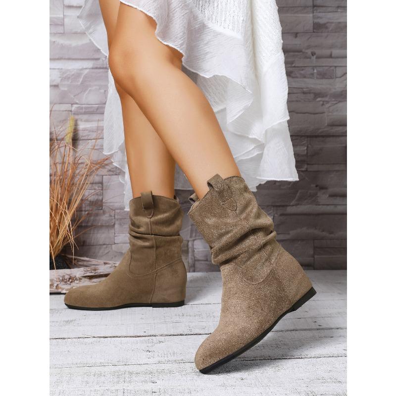 Round Toe Pleated Stack Boots Women's 2025 Winter New Plus-size Retro Sleeve Wedge Mid-leg Boots