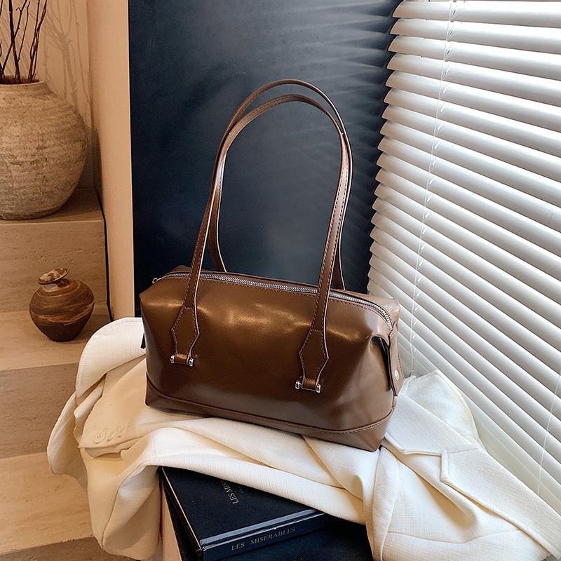 Chic Vintage Inspired Pillow Handbag For Women With Spacious Design And Soft Polyester Lining