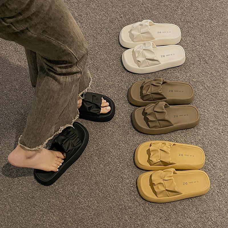 Cool slippers women's summer wear 2025 new thick-soled pregnant women's beach sandals beautiful French evening breeze one-word drag