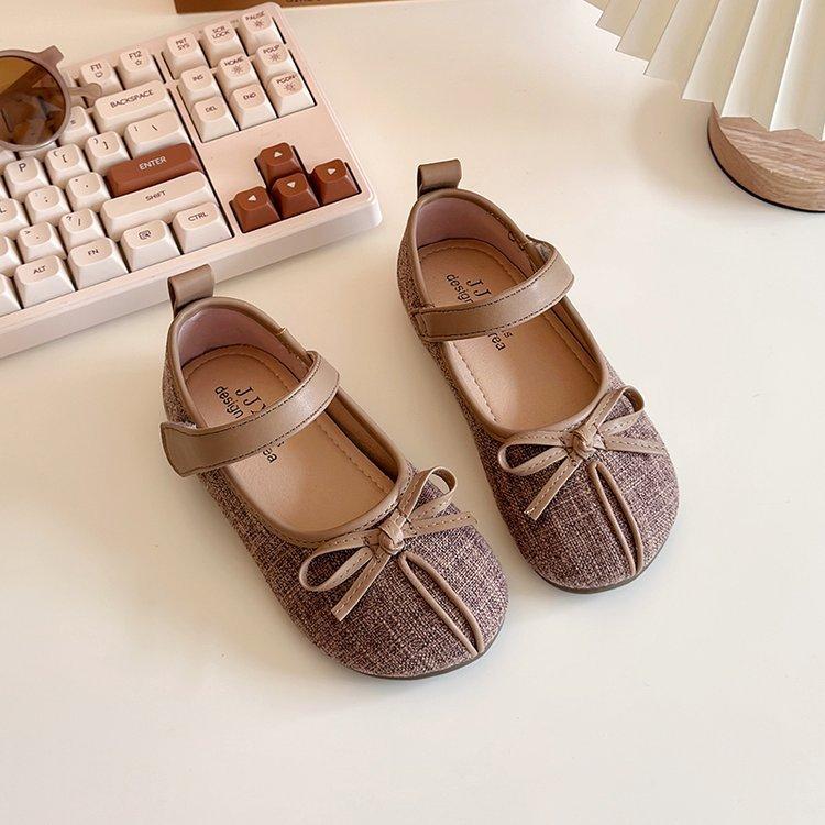 Girls' Korean version of Xiaoxiangfeng bow versatile small leather shoes 2025 spring and autumn new Velcro princess shoes performance shoes