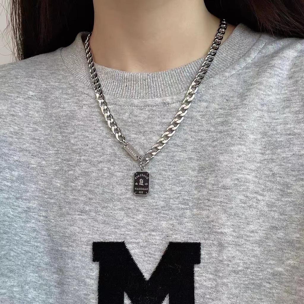 Fashion Necklace Men's Versatile Design Light Luxury Niche Fashion Men's Letter Collarbone Chain Cuban Chain